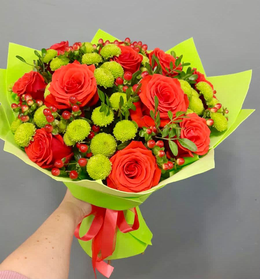 Букет цветов из: Хризантемы и Розы в Новокручининске