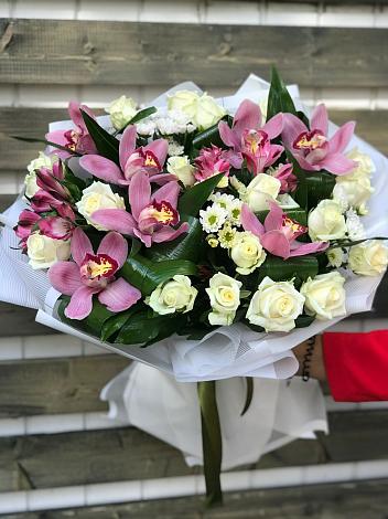 Букет цветов из: Розы и Хризантемы в Новокручининске