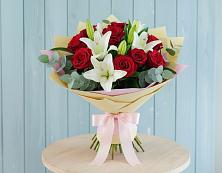 Букет цветов из:  Лилии и Розы в Новокручининске