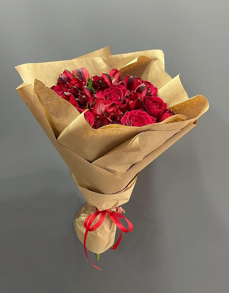 Букет цветов из: Альстромерии и Розы в Новокручининске