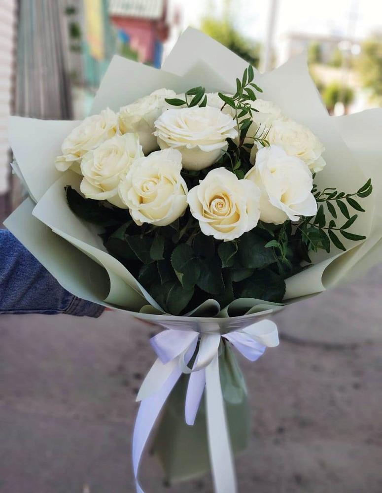 Букет Белые розы Проуд в Новокручининске