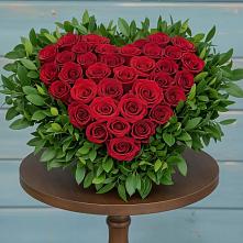 Цветочная композиция из Розы в виде сердца в Новокручининске