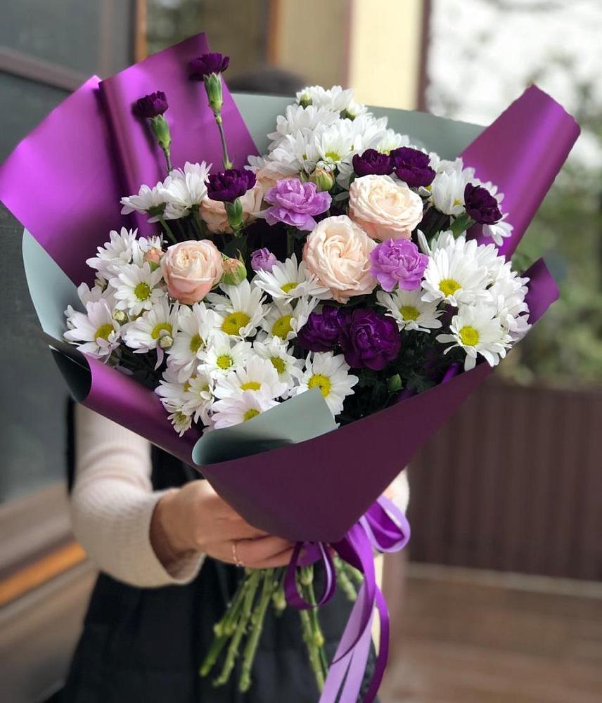 Букет цветов из: Хризантемы, Гвоздики и Розы в Новокручининске