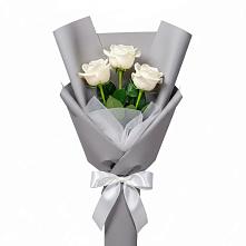 Букет 3 белые розы в Новокручининске