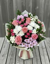 Букет цветов из:  Альстромерии, Гвоздики, Розы и Хризантемы в Новокручининске