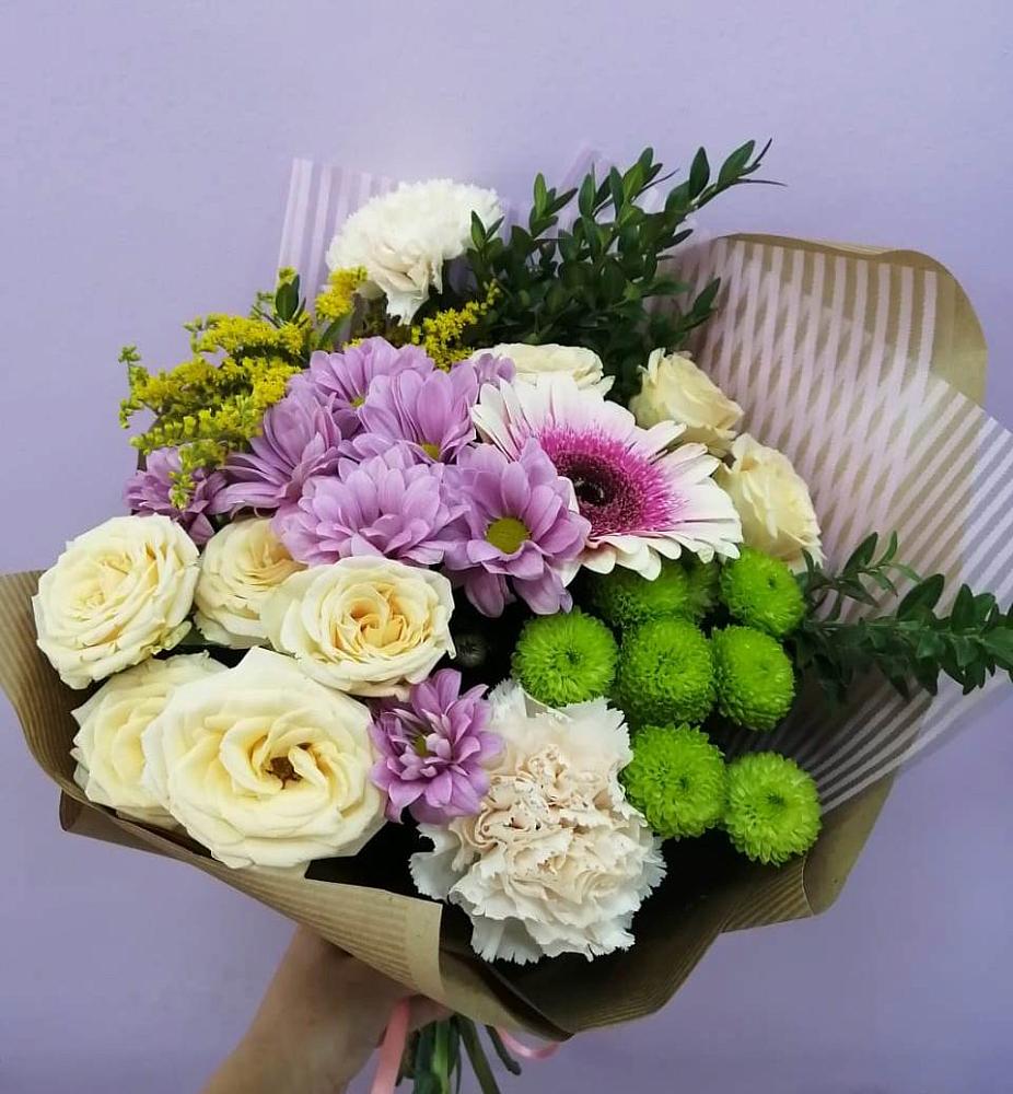 Букет цветов из: Хризантемы, Розы, Гвоздики и Герберы в Новокручининске