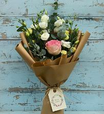 Букет цветов из:  Розы и Лизиантусы в Новокручининске