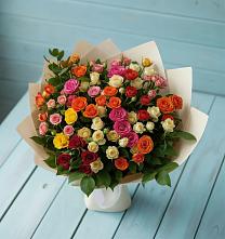 Букет Микс из разноцветных кустовых роз в Новокручининске
